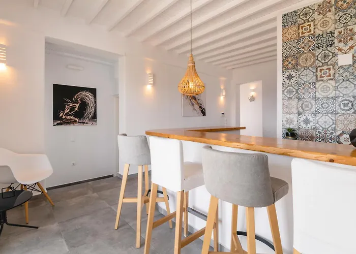 Infinium One, Sunset Views 10' From Mykonos Town! Villa