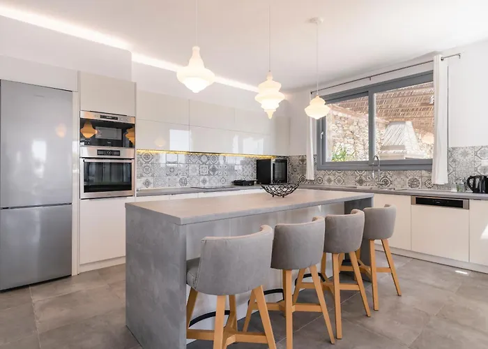 Infinium One, Sunset Views 10' From Mykonos Town! *